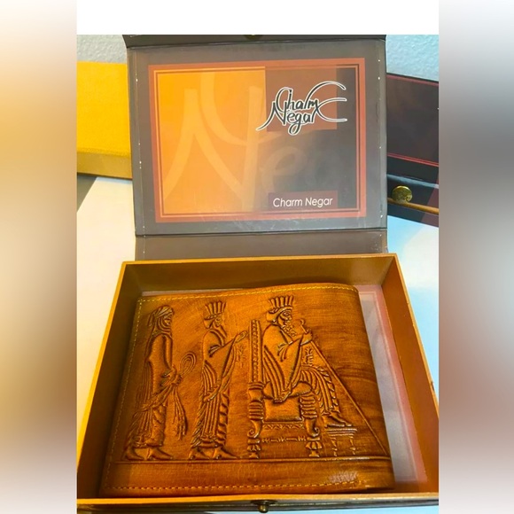 NEW! Hand made Fine Leather Wallet Embossed Persepolis Middle Eastern design - Picture 1 of 2